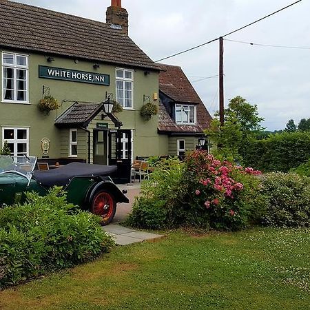 The White Horse Inn Barton  エクステリア 写真